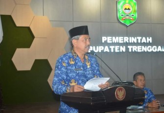 Sekda Kabupaten Trenggalek, Drs. Edy Soepriyanto, saat membuka FGD di Gedung Bawarasa, lantai 2, Selasa (17/1/2022) (Foto : Hardi Rangga, klikwarta.com)
