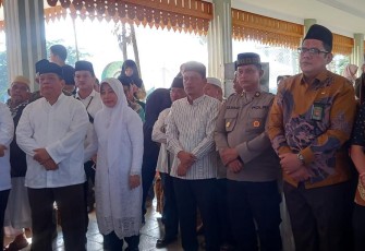 Pj Walikota Tebing Tinggi Drs. Syarmadani, M.Si Lepas Keberangkatan 94 Calon Jemaah Haji