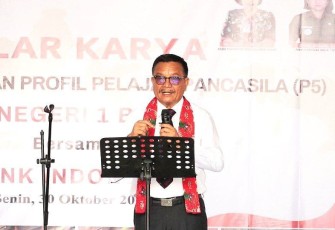 Wali Kota Bitung Maurits Mantiri saat memberikan sambutan