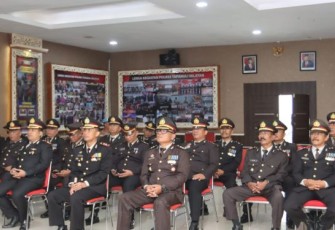 Kapolres Tapanuli Selatan (Tapsel), AKBP Imam Zamroni, SIK, MH, dan jajaran ikuti Upacara Hari Lahir Pancasila secara luar jaringan (Luring) di Aula Mako Polres setempat Kamis (1/6/2023) 