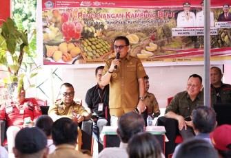 Wali Kota Bitung Maurits Mantiri Saat Memberikan Sambutan