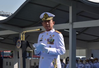 Panglima Komando Lintas Laut Militer (Pangkolinlamil) Laksamana Muda TNI Hudiarto Krisno Utomo, PSC(J) M.A., M.M.S.,CHRMP Melepas Wisuda Purna Bakti 2023 