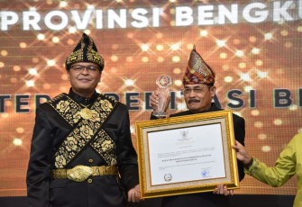 Pemprov Bengkulu Terima 2 Sertifikat Kelembagaan dari LAN RI