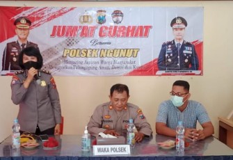 Polsek Ngunut saat Kembali Gelar Jum’at Curhat