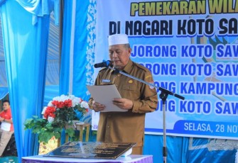 Bupati Pasaman Barat (Pasbar), Hamsuardi saat meresmikan Pemekaran Wilayah Kejorongan sejumlah nagari di Kecamatan Lembah Melintang, diantaranya Nagari Koto Sawah Ujung Gading, Nagari Koto Gunung Ujung Gading, dan Nagari Brastagi Ujung Gading.
