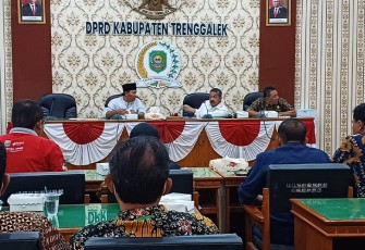 Situasi rapat kerja Komisi IV DPRD Kabupaten Trenggalek, bersama OPD mitra kerja, di aula DPRD Kabupaten Trenggalek, Jum'at (21/7/2023).