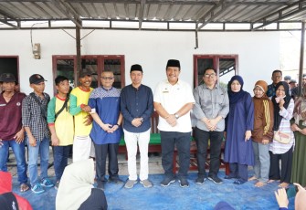Wakil Bupati Asahan dan Baznas Salurkan Bantuan Kepada Petugas DLH