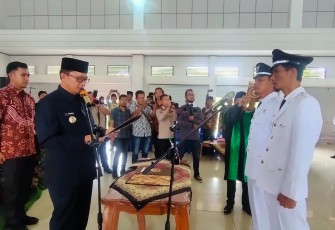 Pelantikan sekaligus pengambilan sumpah jabatan dua Kepala Desa Antar Waktu, Kamis (30/03/2023).