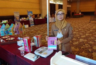 PLT Subkor Kesehatan Keluarga dan Gizi Masyarakat (KGM) Dinkes Kabupaten Tulungagung Yanies Lusiana Indah SKM