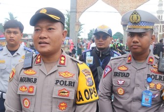 Kapolres Pasaman Barat saat Pimpin Puluhan Personel Amankan Kegiatan Long March Aksi Bela Palestina 
