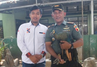 Korem 081/DSJ Terima Simbol Satuan Burung Merak dari Kahfi Corp