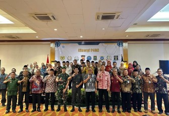 Lembaga Pemasyarakatan (Lapas) Kelas IIA Cilegon turut serta dalam Rapat Koordinasi (Rakor) Pencegahan Penyalahgunaan dan Peredaran Gelap Narkoba (P4GN) yang diselenggarakan oleh Badan Narkotika Nasional (BNN) Kota Cilegon. Acara yang digelar di Hotel Royale Krakatau Cilegon tersebut bertujuan untuk meningkatkan koordinasi antarinstansi dalam upaya pencegahan dan penanggulangan penyalahgunaan narkoba di wilayah tersebut, Kamis (28/12)