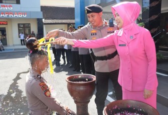 Kapolres Tulungagung Pimpin Apel Penutupan Bintra Bintara Remaja Polres Tulungagung.