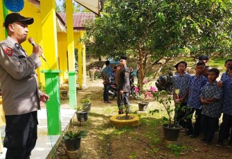 Anggota Polsek Ranto Peureulak Sosialisasikan UU ITE Kepada Pelajar