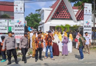 Kapolsek Batang Toru Turun Langsung Kawal Pengamanan Pawai Ta'aruf