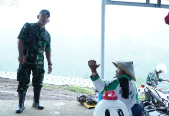 Danrem 081/DSJ Komunikasi Dengan Para Petani
