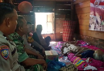 Polsek Pantee Bidari Berikan Bantuan Kemanusiaan Untuk Negeri Kepada Warga yang Sakit