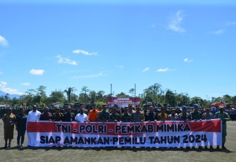 Hadapi Pesta Demokrasi Agar Berjalan Dengan Lancar Dan Sukses, Kodim 1710/Mimika Ikuti Apel Gelar Pasukan Kesiapan Pengamanan Pemilu 2024