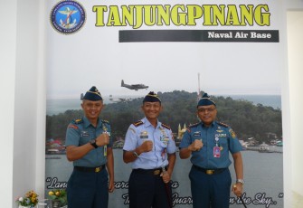 Danlanudal Tanjungpinang Terima Kunjungan Danlanud RHF Tanjungpinang