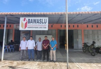 Penyidik Gakkumdu dari Polres Tapanuli Selatan (Tapsel), kunjungi Bawaslu Padang Lawas Utara (Paluta), Kamis (26/10/2023) siang.
