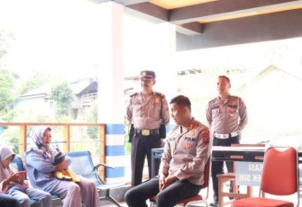 AKBP Imam Zamroni, SIK, MH, kerap kali terlihat humble (rendah hati) serta ramah dalam berbagai kesempatan saat bertemu dengan masyarakat. Orang nomor satu di jajaran Polres Tapanuli Selatan (Tapsel) itu beberapa kali kedapatan, bercengkrama ramah seraya melayani masyarakat.