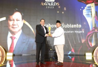 Menhan Prabowo Raih Penghargaan Kategori Tokoh Peneguh Kedaulatan Negara