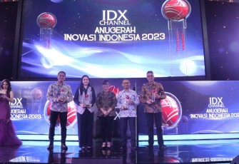 Bank Jatim meraih penghargaan kategori Inovasi Produk & Model Bisnis