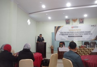 Ketua Bawaslu Bengkulu Tengah Evi Kusnandar Saat Memberikan Sambutan 