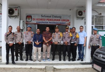 Kapolres Pasaman Barat Lakukan Pengecekan di Gudang Logistik Pemilu
