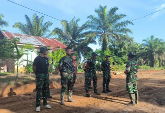 Mayor Inf Idham saat beri arahan ke Satgas TMMD Kodim 0407/Kota Bengkulu, , Sabtu (22/07/2023).