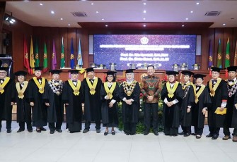 Bamsoet saat menghadiri pengukuhan Sinta Dewi sebagai Profesor/Guru Besar Bidang Ilmu Hukum Siber FH UNPAD, di Graha Sanusi Hardjadinata, Bandung, Selasa (26/9/23).
