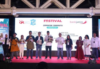 Bank Jatim saat Gelar Festival Ramadhan Jembatan Suroboyo Bareng Walikota Eri Cahyadi 