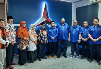 DPW Partai Keadilan Sejahtera (PKS) Jatim silahturahmi ke DPD Partai Demokrat Jatim di Rumah AHY Jalan Jemursari Surabaya, Senin (6/3/2023) malam