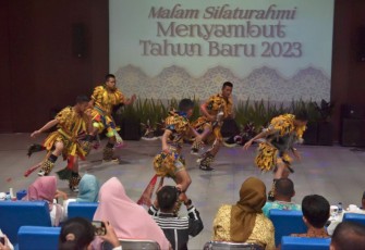 Pentas seni tari sambut malam pergantian tahun dan silaturahmi di Muspusdirla Yogyakarta 