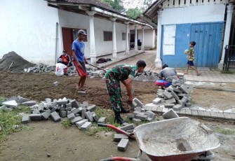 Pavingisasi Jalan di Desa Bendorejo