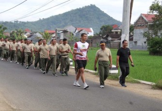 Jalan sehat prajurit Kodim 0806/Trenggalek 