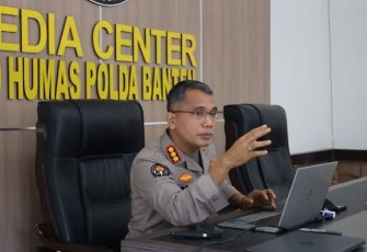 Kabid Humas Polda Banten Kombes Shinto saat memberikan keterangan pers 