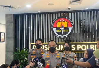 Kadiv Humas Polri Irjen Dedi Prasetyo saat memberikan keterangan pers di Jakarta 