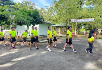 Olahraga lari pagi prajurit Kodim 0801/Pacitan 