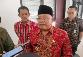 Walikota Blitar Drs. Santoso 