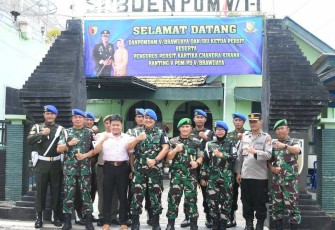 Foto bersama di Subdenpom V/1.1 Ponorogo 