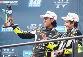 Sean Gelael bersama Valentino Rossi rekan setim raih podium ketiga di kejuaraan Internasional 24H Dubai, Minggu (15/1) 