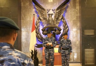Kamuspusdirla Kolonel Sus Yuto Nugroho saat memberikan amanat upacara bendera 