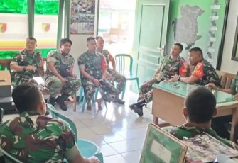 Danramil 0801/01 Pacitan Berikan Jam Komandan