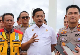 Dirjen Perhubungan Darat Hendro Sugiatno saat memberikan keterangan pers usai pengecekan jalur wisata Pansela, Jum'at (20/1)