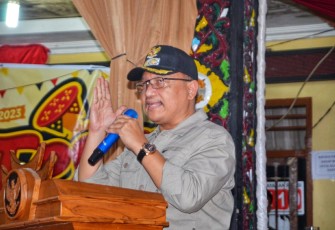 Wakil Bupati Agam, Irwan Fikri saat membuka Festival Seni Tradisi ke II Nagari Koto Gadang, Kecamatan Tanjung Raya.