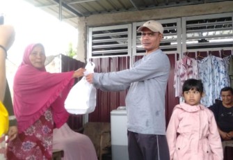 Dewan Kota Bengkulu Beri Bantuan Sembako Kepada Warga Terdampak Banjir