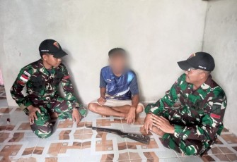 Warga serahkan senpi rakitan di perbatasan 
