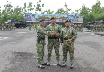 Foto bersama usai sertijab Danyonarmed 12 Angicipi Yudha 