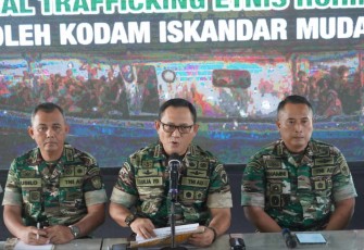 Asintel Kasdam IM Kolonel Inf Aulia Dalimunte saat memberikan keterangan pers 